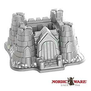Nordicware Castle Bundt Cake Pan NIP